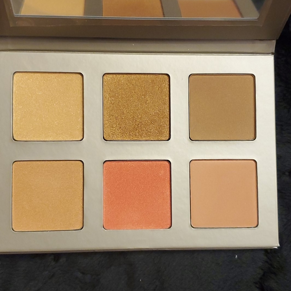 Makeup - Picture 2 of 3